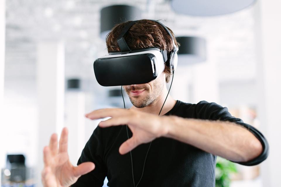 3 Reasons Virtual Reality Can Amp Up Employee Training - Verse Foresight